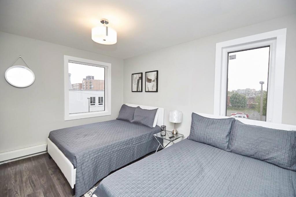 Clifton Hill Hideaway 4B - Two Bedroom Condo Ниагара-Фолс Экстерьер фото